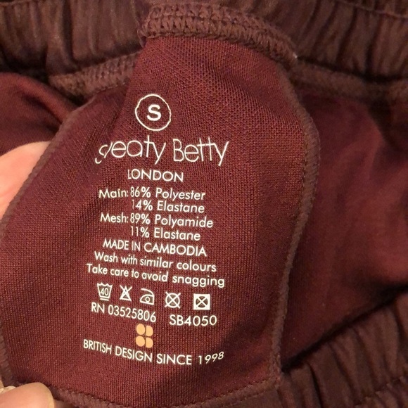 Sweaty Betty Hyde Cropped Pants in Oxblood S - Picture 8 of 9